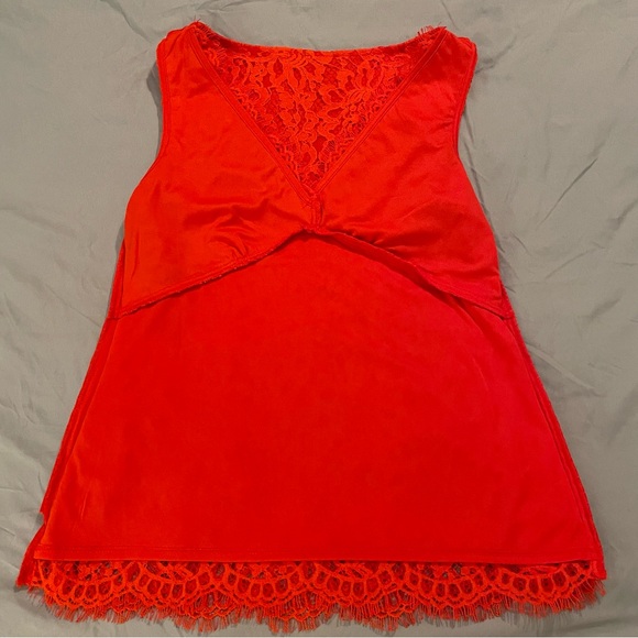 NEW ECI red-orange floral lace v-neck sleeveless blouse women’s size 6 - Picture 5 of 11